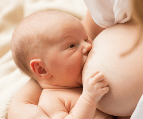 baby breastfeeding (Essential Oil for Breastfeeding)